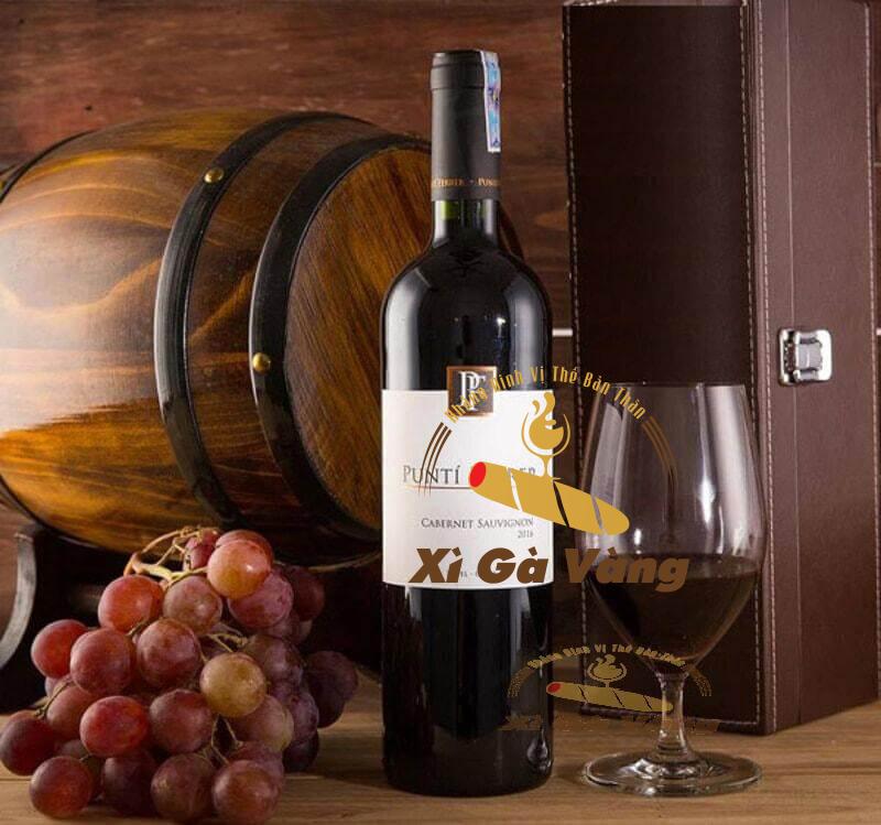 Thiết kế cao cấp của chai rượu vang rượu vang Punti Ferrer Reserva